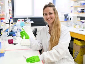 Aurora Pignata Récompensée pour sa Recherche sur la Sclérose en Plaques